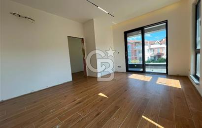 BAŞİSKELE'DE 4+1 383 m² ARSA İÇİNDE HAVUZLU SATILIK VİLLA