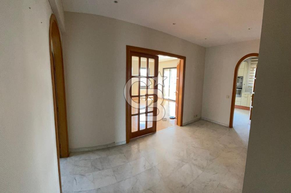 Caddebostan'da Kiralık Geniş 4+1 Güney Cephe Daire