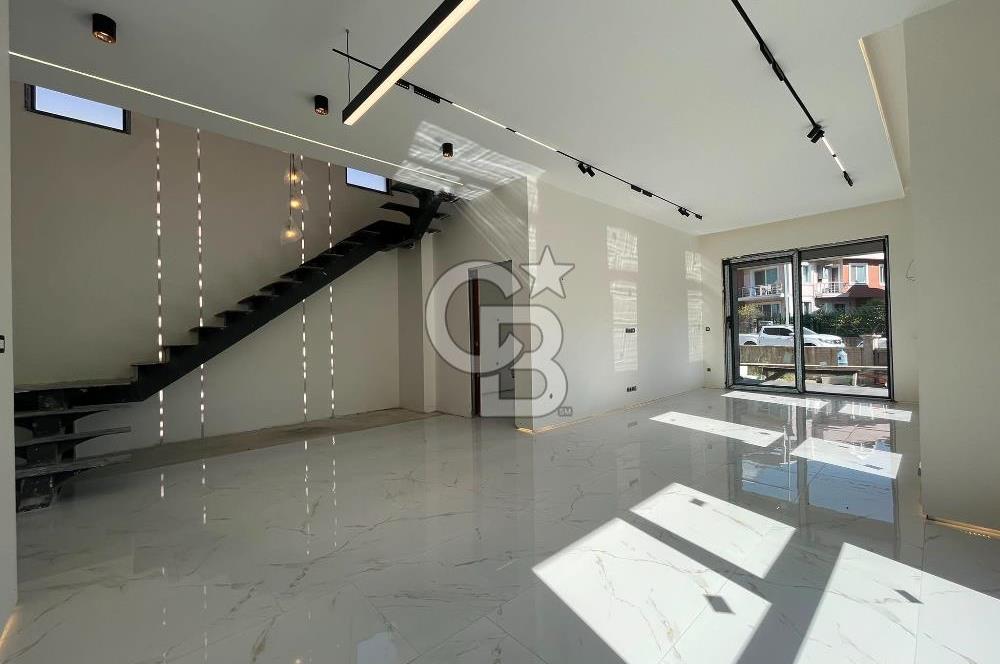 BAŞİSKELE'DE 4+1 383 m² ARSA İÇİNDE HAVUZLU SATILIK VİLLA