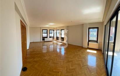 Caddebostan'da Kiralık Geniş 4+1 Güney Cephe Daire
