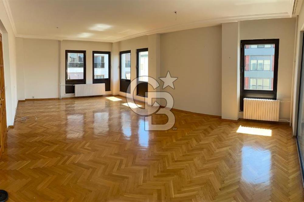 Caddebostan'da Kiralık Geniş 4+1 Güney Cephe Daire
