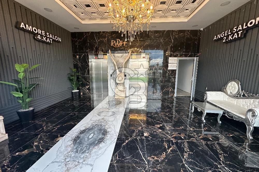 İVEDİK OSB KÖŞE İVEDİK PLAZA 1400 M2 SATILIK DÜKKAN 