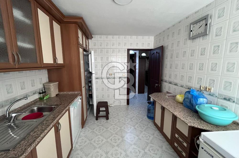 KARABAĞLAR PEKER MAHALLESİNDE SATILIK 3 KATLI BİNA