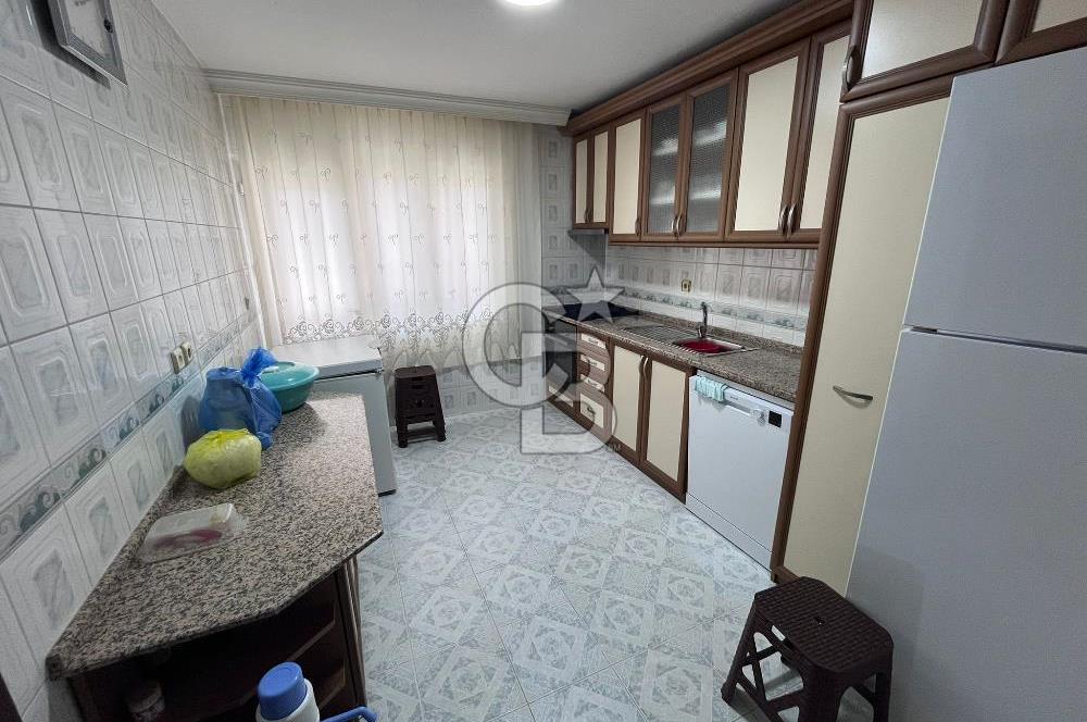KARABAĞLAR PEKER MAHALLESİNDE SATILIK 3 KATLI BİNA