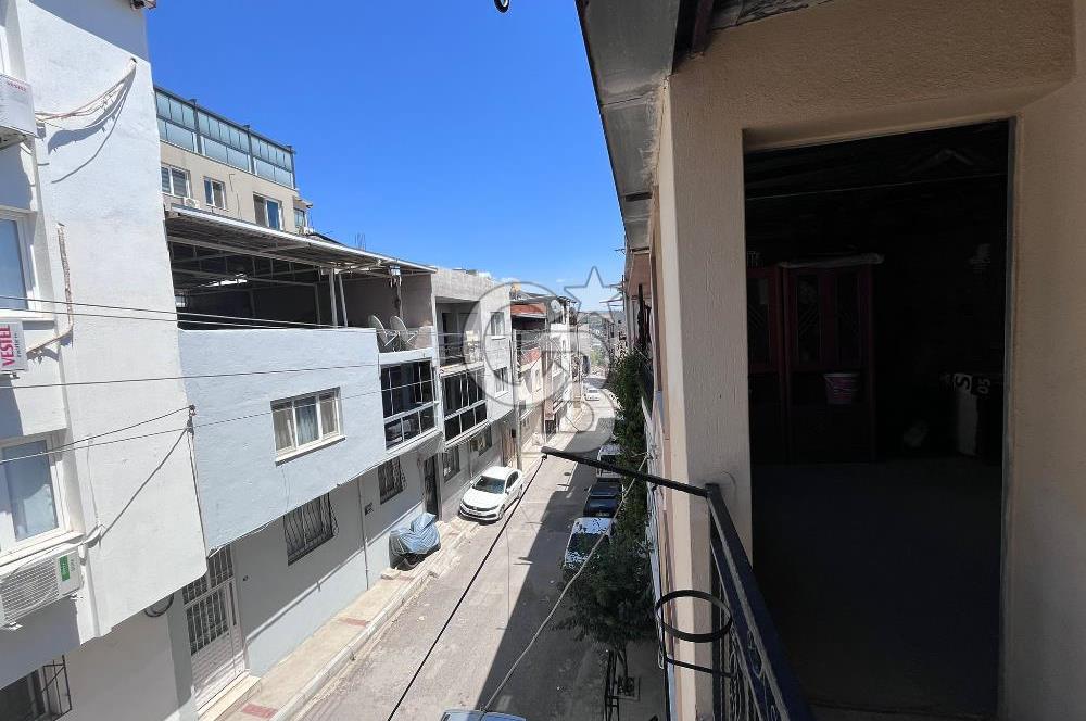 KARABAĞLAR PEKER MAHALLESİNDE SATILIK 3 KATLI BİNA