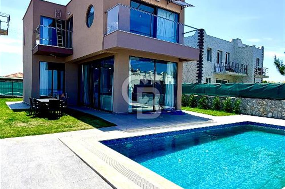 Milas Boğaziçi'nde Deniz Manzaralı Satılık 4+1 Müstakil Ev