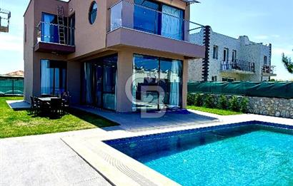 Milas Boğaziçi'nde Deniz Manzaralı Satılık 4+1 Müstakil Ev
