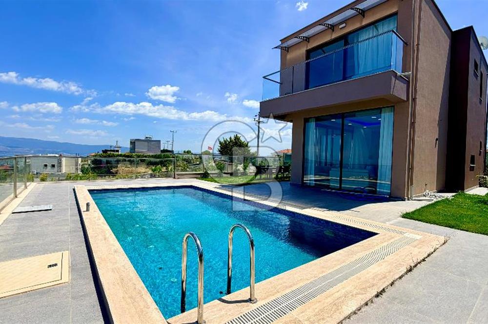 Milas Boğaziçi'nde Deniz Manzaralı Satılık 4+1 Müstakil Ev