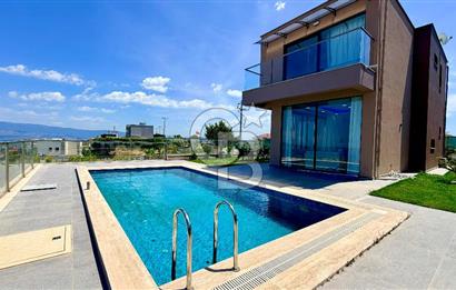 Milas Boğaziçi'nde Deniz Manzaralı Satılık 4+1 Müstakil Ev