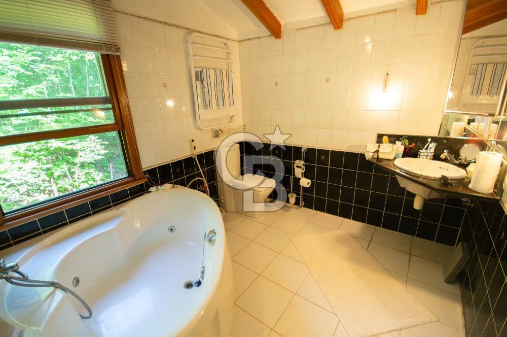 Şile Manşer de Doğa İçinde Satılık Ek İmarlı Villa