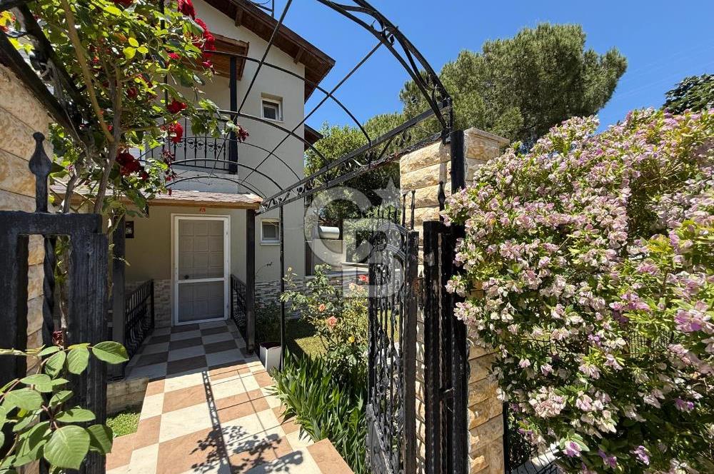 Seferihisar Akarcada Denize Sıfır Sitede Satılık Villa