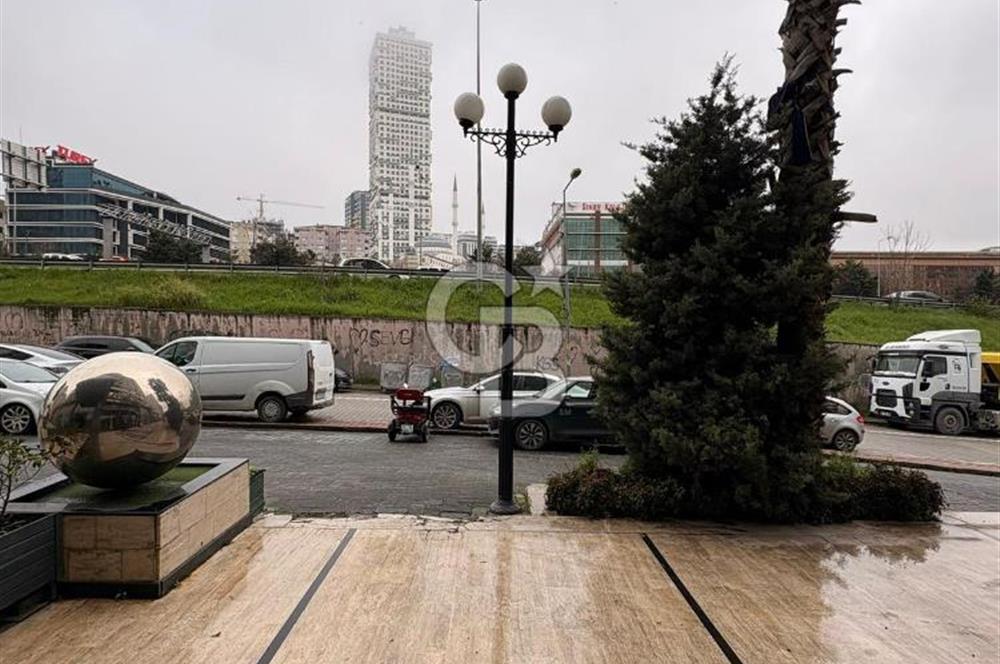 Esenyurt Akevler Mah.E5 Üzeri Satılık 100 M2 Depolu Dükkan
