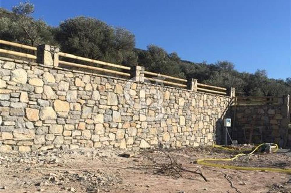 DATÇA CUMALI MAHALLESİ'NDE 1997m2 SATILIK BADEMLİK