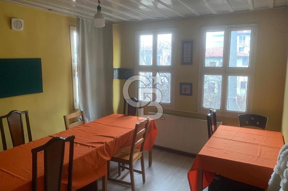 ÇEKİRGE MEYDANINDA SATILIK TARİHİ DOKULU MÜSTAKİL EV Favorilerime Ekle Yazdır