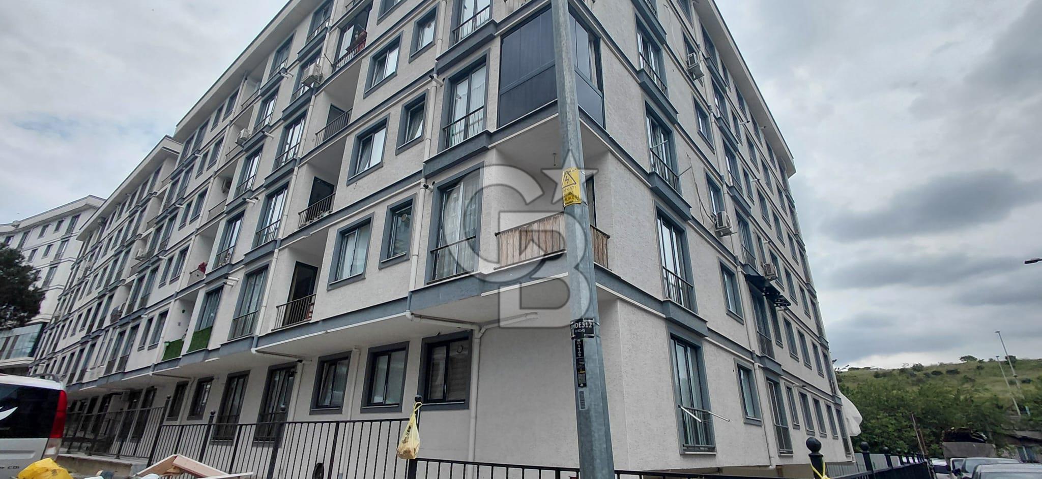 MALTEPE AYDINEVLER SİTEDE E-5 YAKINI SATLIK  DUBLEX DAİRE