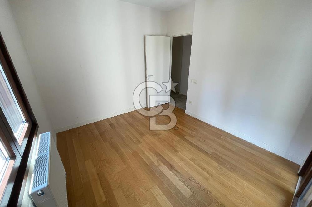 SUADİYE KAVİSLİ SOKAKTA GENİŞ 3+1 DAİRE