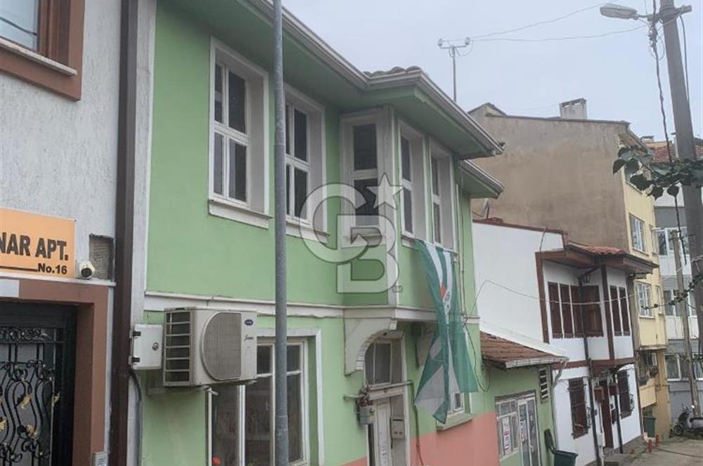 ÇEKİRGE MEYDANINDA SATILIK TARİHİ DOKULU MÜSTAKİL EV Favorilerime Ekle Yazdır