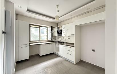CADDEBOSTAN PLAJYOLUNDA KÖŞE BİNA KİRALIK DAİRE