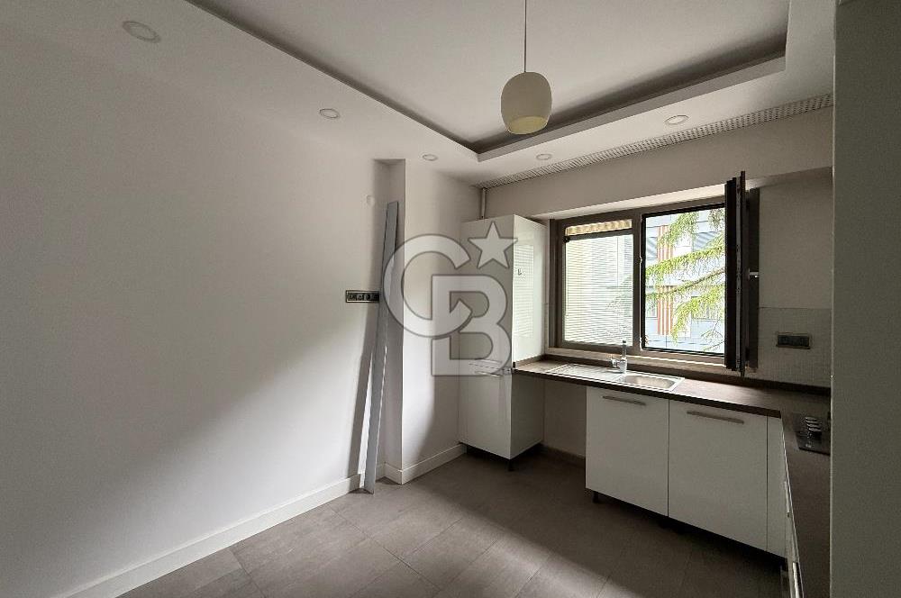 CADDEBOSTAN PLAJYOLUNDA KÖŞE BİNA KİRALIK DAİRE