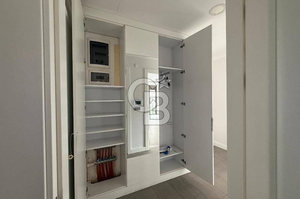 CADDEBOSTAN PLAJYOLUNDA KÖŞE BİNA KİRALIK DAİRE