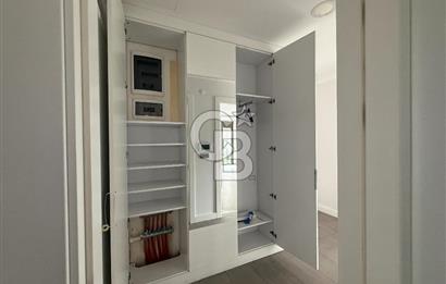 CADDEBOSTAN PLAJYOLUNDA KÖŞE BİNA KİRALIK DAİRE