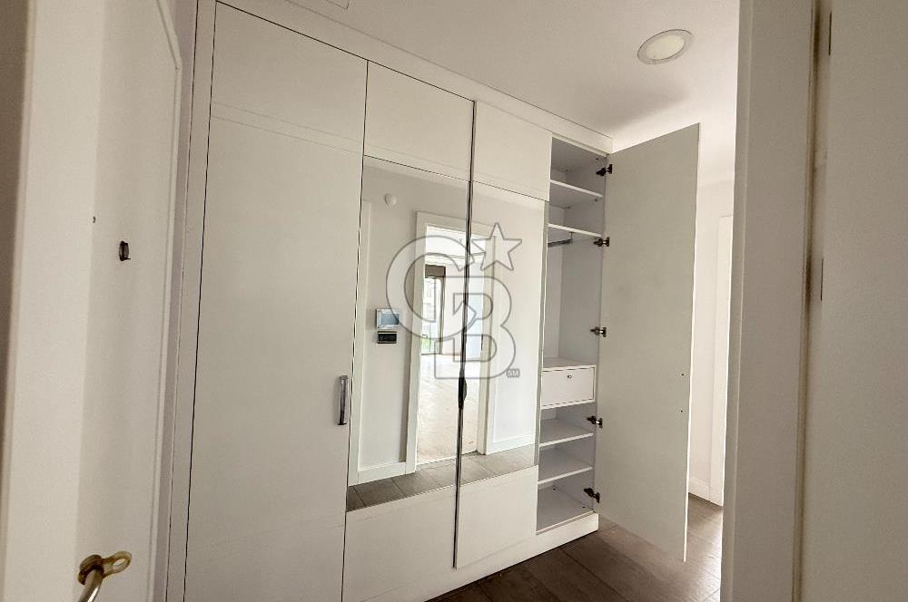 CADDEBOSTAN PLAJYOLUNDA KÖŞE BİNA KİRALIK DAİRE