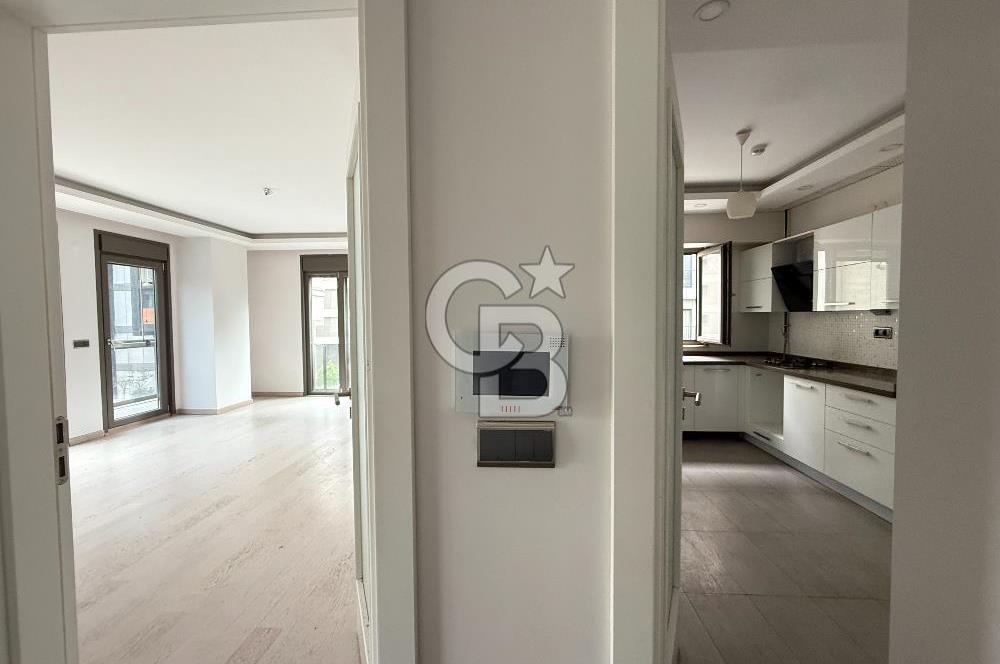 CADDEBOSTAN PLAJYOLUNDA KÖŞE BİNA KİRALIK DAİRE