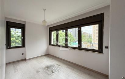 CADDEBOSTAN PLAJYOLUNDA KÖŞE BİNA KİRALIK DAİRE