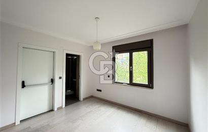 CADDEBOSTAN PLAJYOLUNDA KÖŞE BİNA KİRALIK DAİRE