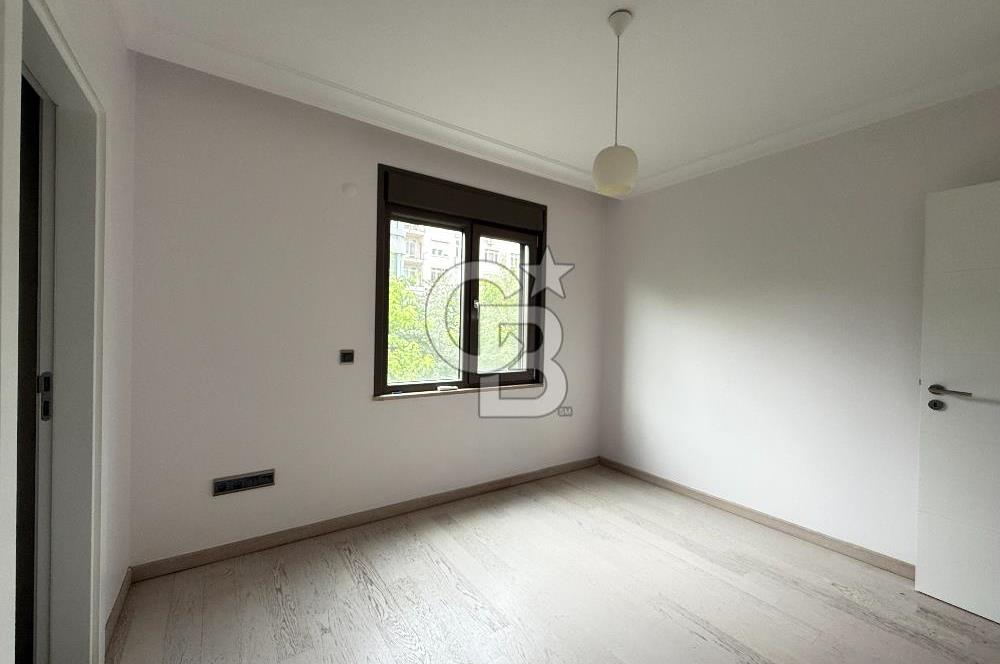 CADDEBOSTAN PLAJYOLUNDA KÖŞE BİNA KİRALIK DAİRE