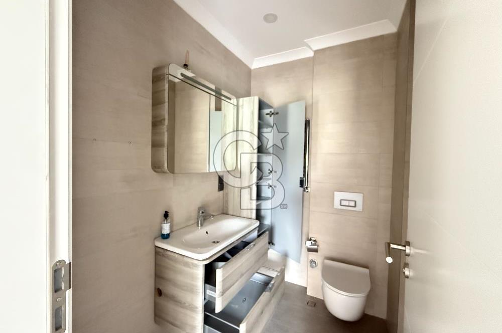 CADDEBOSTAN PLAJYOLUNDA KÖŞE BİNA KİRALIK DAİRE