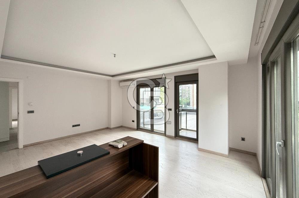 CADDEBOSTAN PLAJYOLUNDA KÖŞE BİNA KİRALIK DAİRE