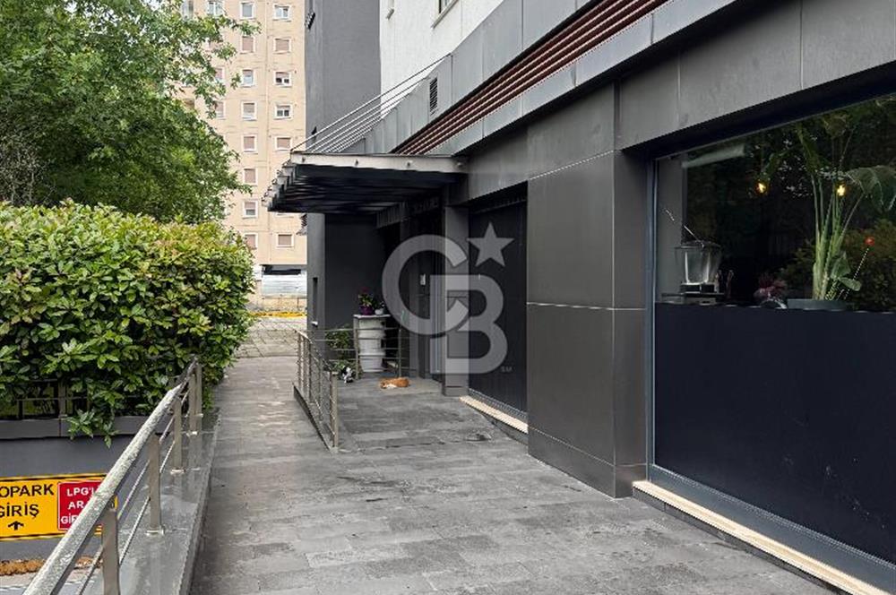 CADDEBOSTAN PLAJYOLUNDA KÖŞE BİNA KİRALIK DAİRE