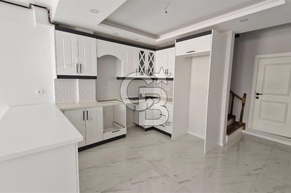 İzmir Çiğli Uğur Mumcu'da S.Ocağı Yanı Satılık Tripleks Ev CB PH