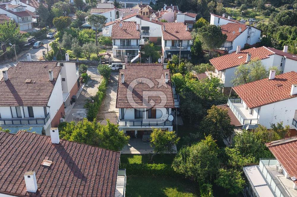 Süner Sitesinde Satılık Denize Yakın 4+1 Villa