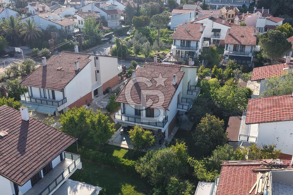 Süner Sitesinde Satılık Denize Yakın 4+1 Villa