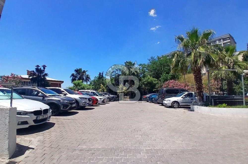 Bayraklı İzka Yelkenpark Sitesi'nde Satılık 3+1 Manzaralı Geniş Daire 