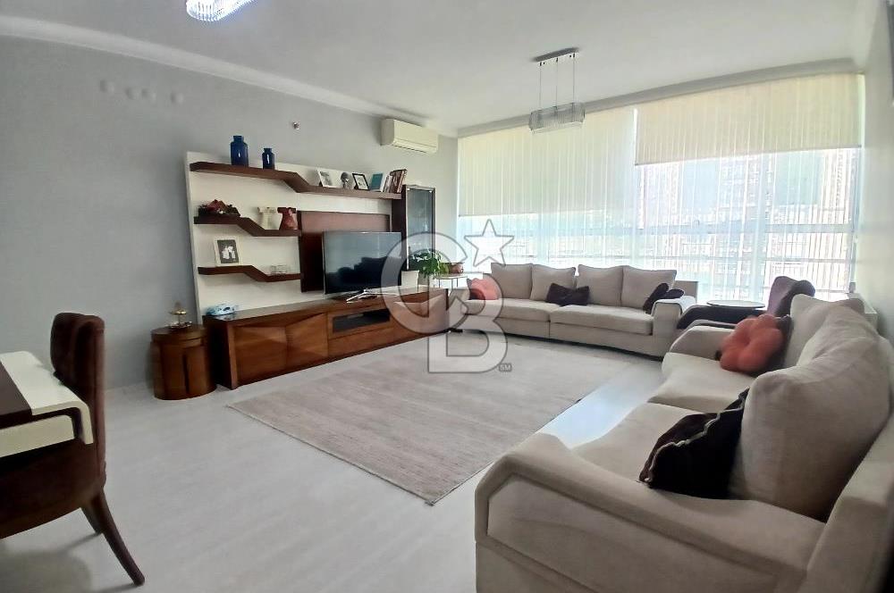 Bayraklı İzka Yelkenpark Sitesi'nde Satılık 3+1 Manzaralı Geniş Daire 