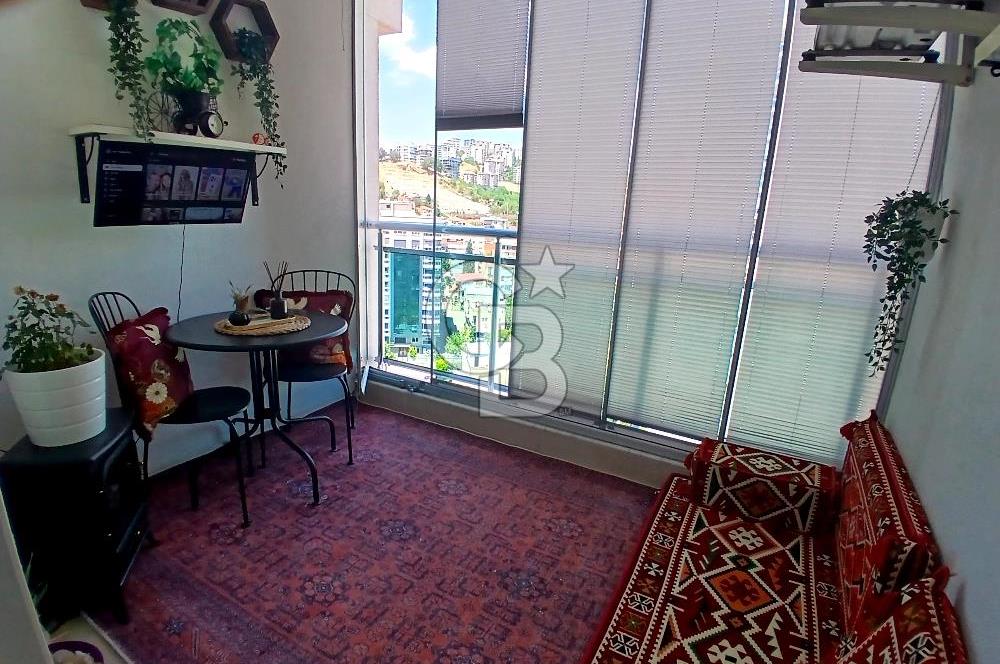 Bayraklı İzka Yelkenpark Sitesi'nde Satılık 3+1 Manzaralı Geniş Daire 