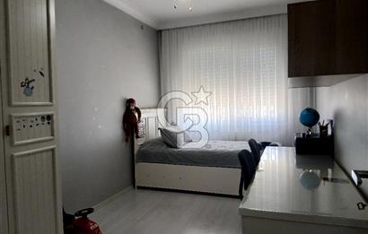 Bayraklı İzka Yelkenpark Sitesi'nde Satılık 3+1 Manzaralı Geniş Daire 
