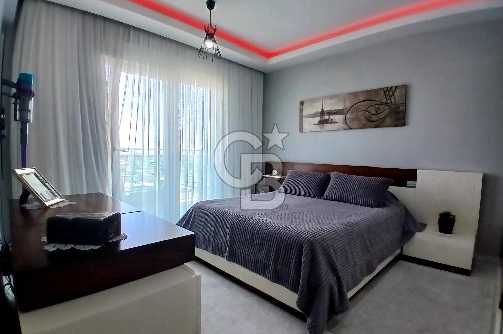Bayraklı İzka Yelkenpark Sitesi'nde Satılık 3+1 Manzaralı Geniş Daire 