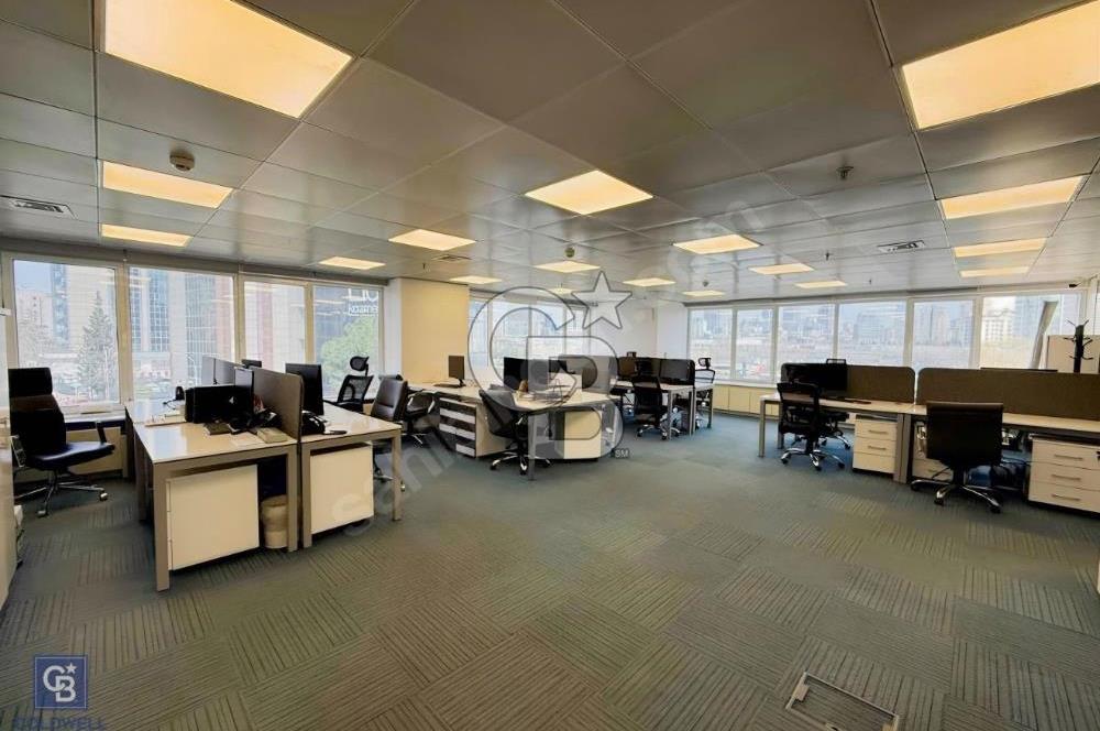 Kozyatağı Metro Durağında E5 Üzerinde 840m2 Kiralık Plaza Katı