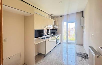 Göztepe'de Merkezi Konum | Kapalı Otoparklı, Bakımlı Daire