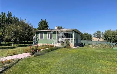 Yağlıpınar'da 720 m2 Arsa Üzerinde Bahçeli Eşyalı Satılık 1+1