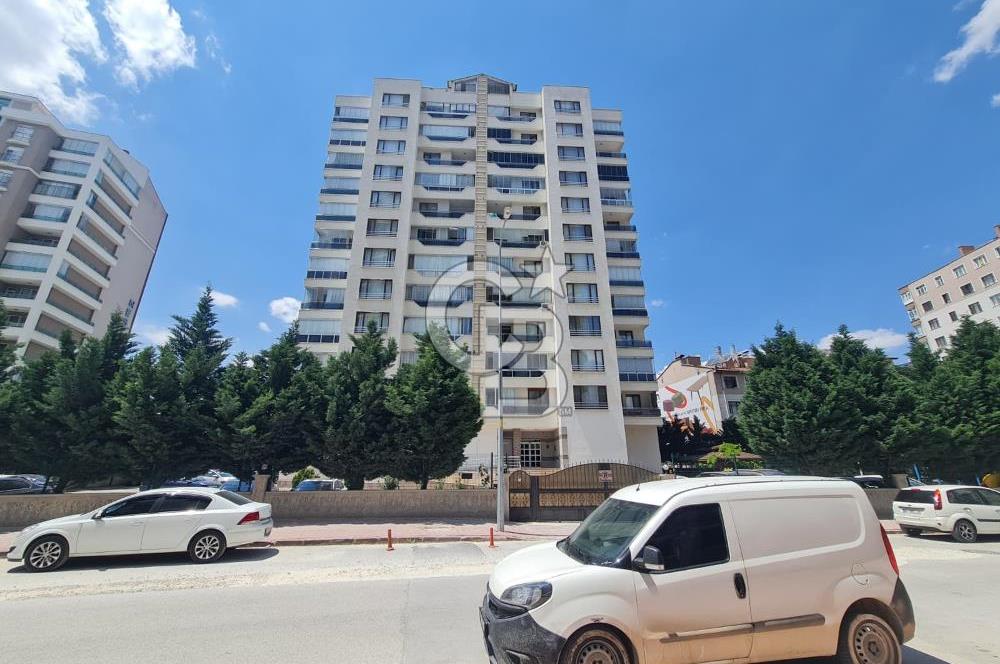 ŞEFİKCAN'A KOMŞU YAKAMOZ SİTESİNDE PRESTİJLİ 4+1 YAŞAM