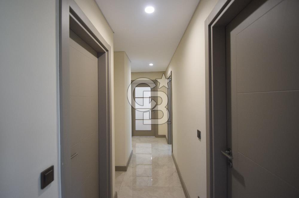 Okmeydanı Emlak Konutları'nda Cadde Cepheli Satılık 2+1 Daire