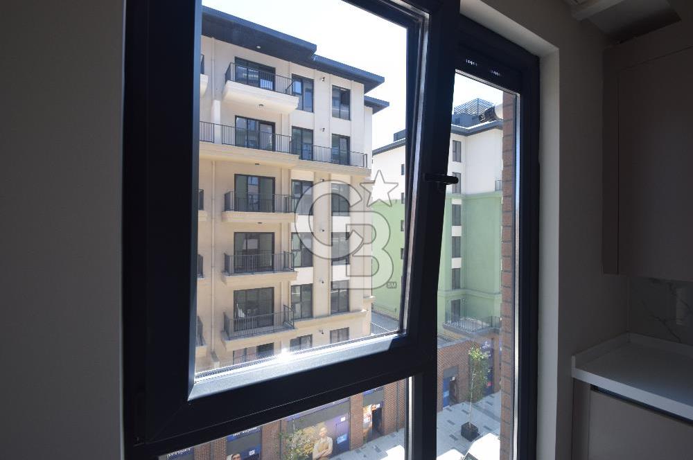 Okmeydanı Emlak Konutları'nda Cadde Cepheli Satılık 2+1 Daire