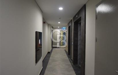 Okmeydanı Emlak Konutları'nda Cadde Cepheli Satılık 2+1 Daire
