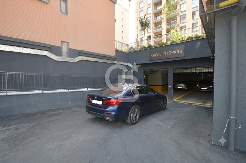 Okmeydanı Emlak Konutları'nda Cadde Cepheli Satılık 2+1 Daire