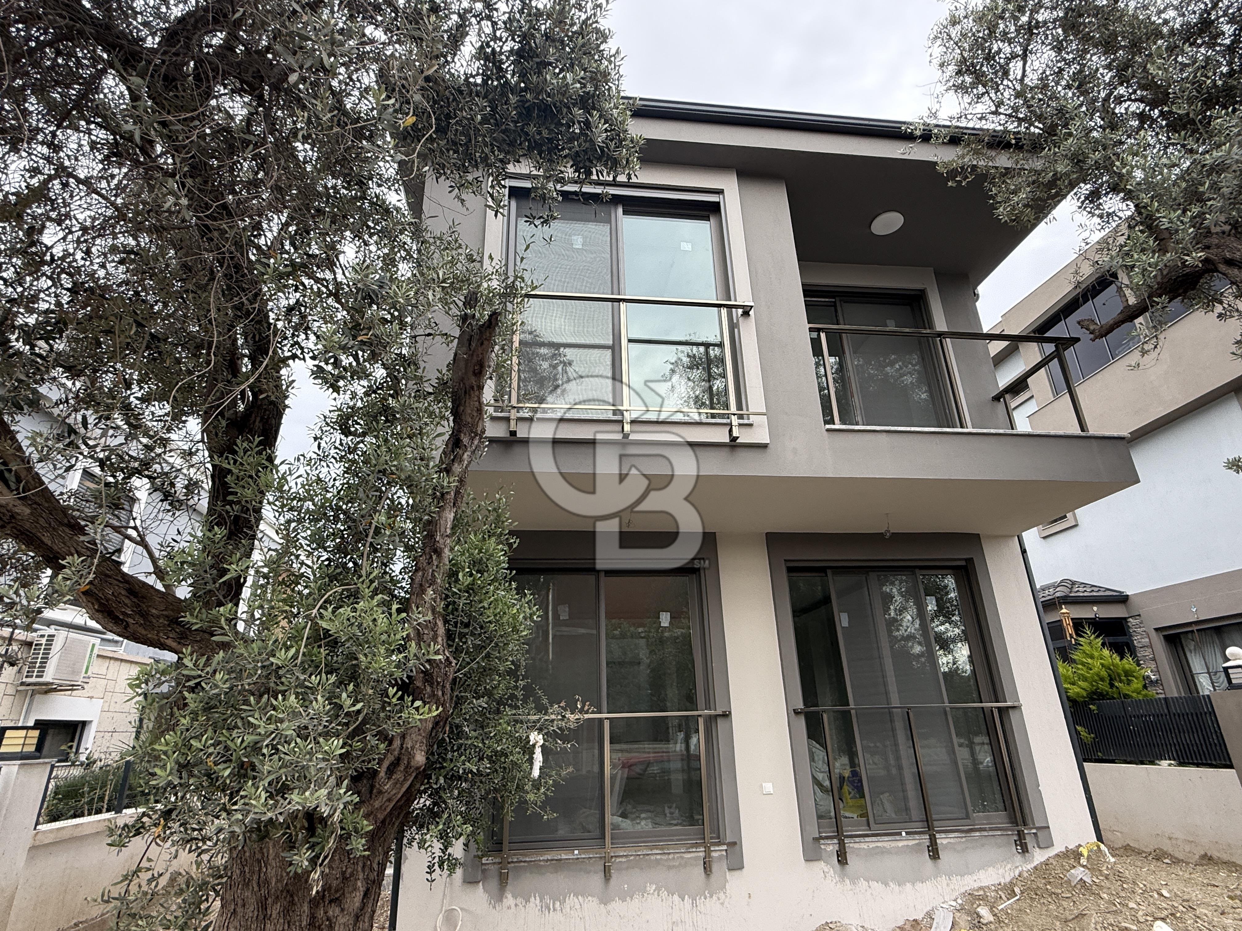 SEFERİHİSAR TURABİYE 3+1 130 M2 SATILIK SIFIR VİLLA